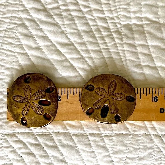 2 brass Sand Dollar Paperweights Coastal Beach Seaside Shells Decor - Picture 5 of 7